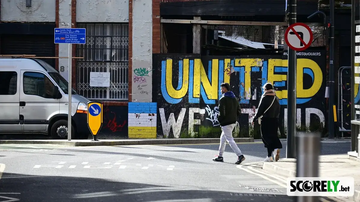 United We Stand Graffiti, Kirkgate, Leeds Feb24 (foto de arquivo)