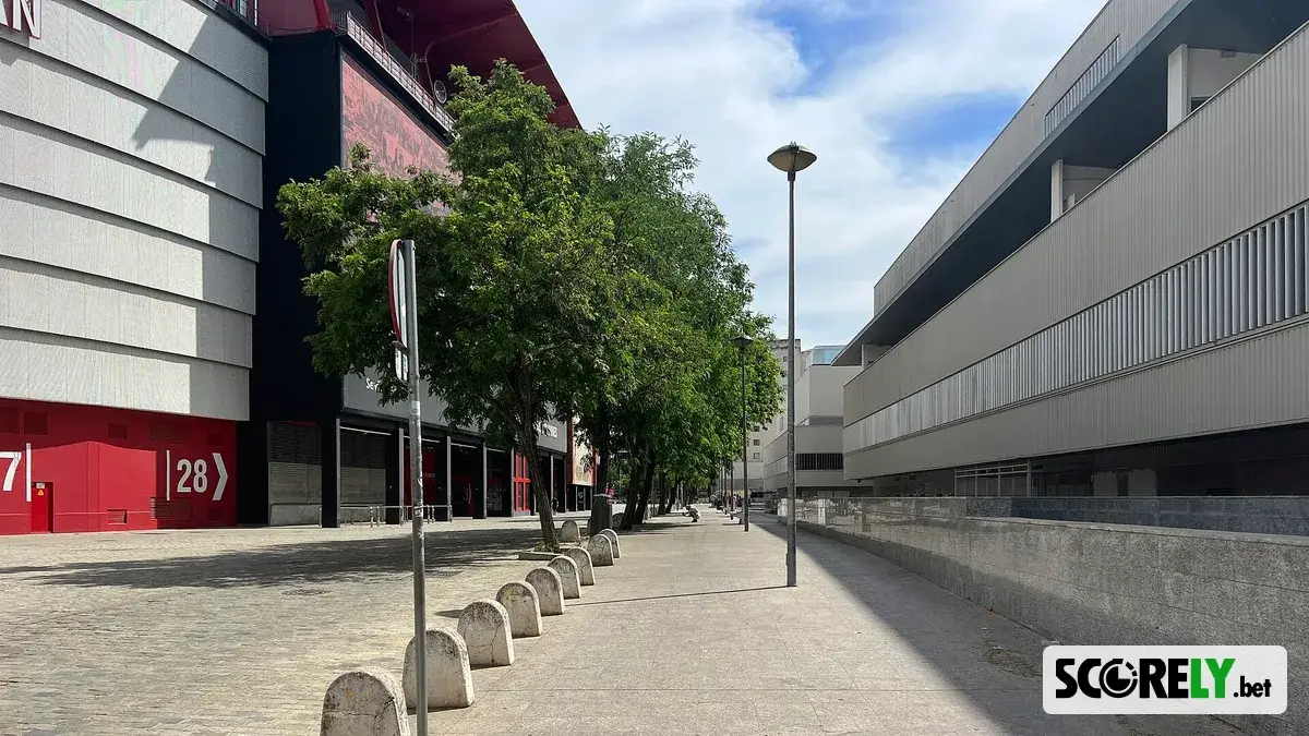Exterior del estadio Ramón Sánchez-Pizjuán del Sevilla FC en un día soleado (foto de archivo)