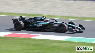 Carro de Fórmula 1 da Mercedes pilotado por Andrea Kimi Antonelli (foto de arquivo)