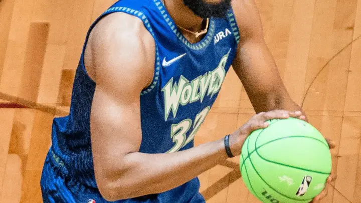 Karl-Anthony Towns at the NBA 3-Point Contest