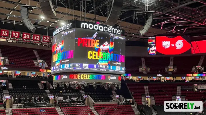Portland Trail Blazers, Moda Center - December 2025 - 03 (cropped) (foto de archivo)