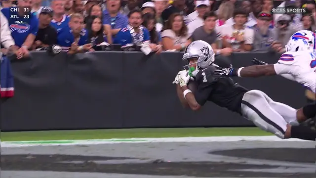 BEAUTIFUL CATCH !! TRE TUCKER DIVES FOR THE TD