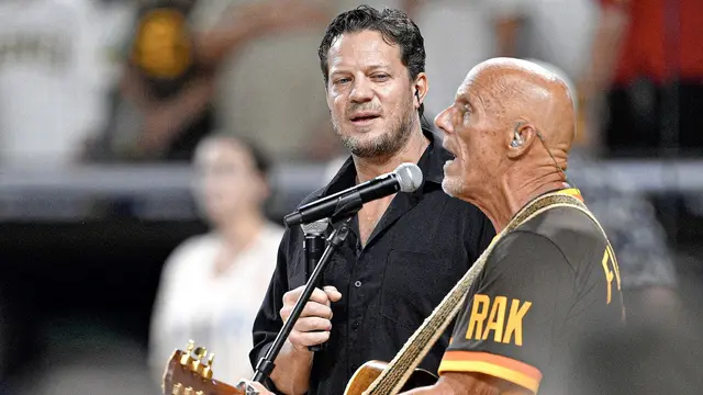 Jake Peavy and Tim Flannery perform the National Anthem ahead of NLDS Game 4! 🇺🇸 | MLB Highlights