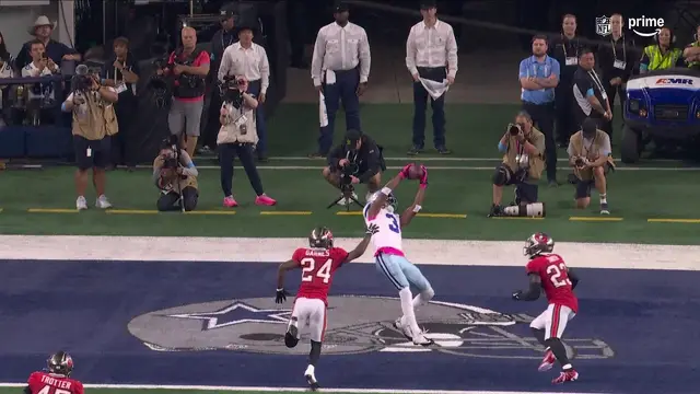 CRAZY ATHLETIC CATCH BY GEORGE PICKENS FOR THE TD