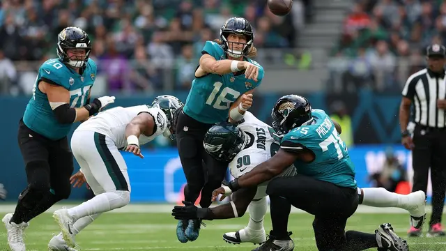 Trevor Lawrence's best plays from 356-yard, 2-TD game vs. Eagles | Week 5