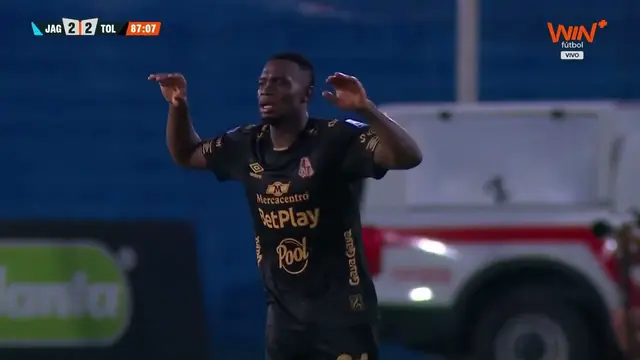 Doblete de Adrián Parra que de cabeza empata el juego de 2-2 de Tolima ante Jaguares.