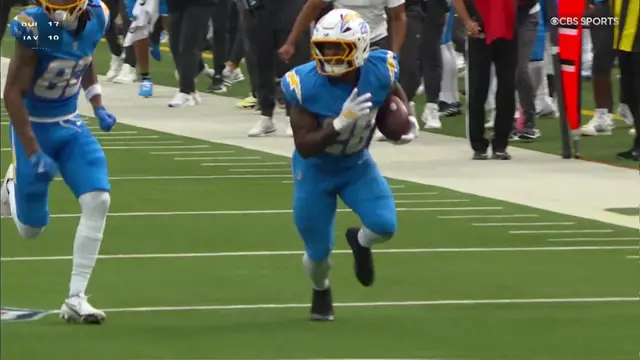 Vidal slices through the Broncos' defense for a TD!