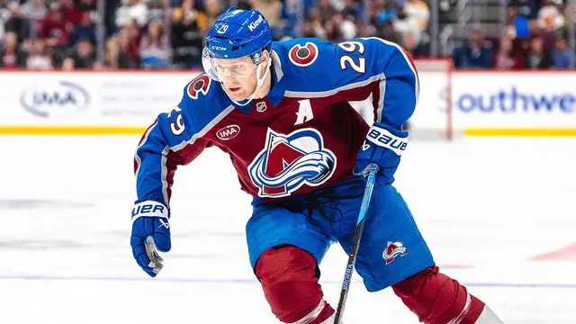 MacKinnon Earns a Penalty Shot vs. Pittsburgh